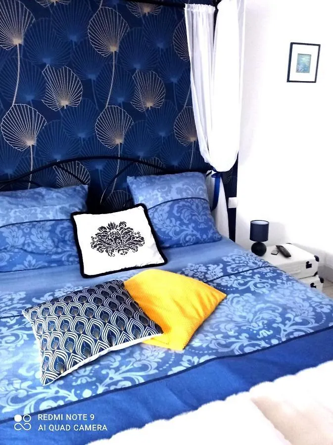La Douce Parenthese B&B Entre Bois Et Champs 3 Chambres-Accueil Motards Montirat  Bed & Breakfast